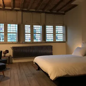 https://burgstraat-8.hotelsghent.com